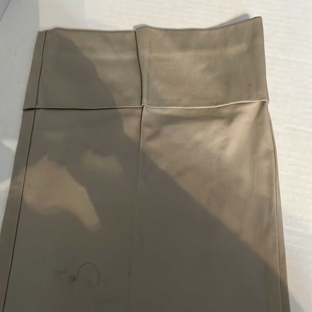New York & Company size 6 khaki pants. LIKE NEW - Picture 4 of 5